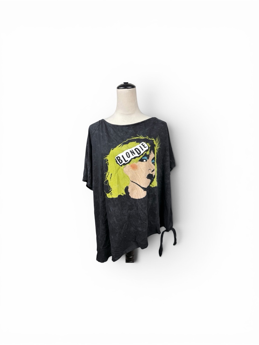 NWT torrid Black wash Blondie Graphic Tee size 3-3X/22-24